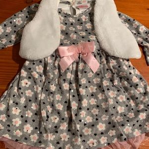 Fancy holiday dress size 2 t with fur